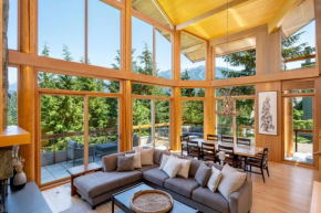 Nighthawk 3335 | Contemporary Townhome with Hot Tub and Stunning Mountain Views